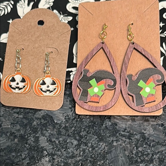 Ipsy Fortune Teller Cosmetic Bag & Cozy Fuzzy Socks & 2 Pair Handmade Earrings - Picture 5 of 9